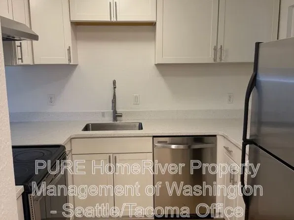 4002 S 158th St APT A, Tukwila, WA 98188