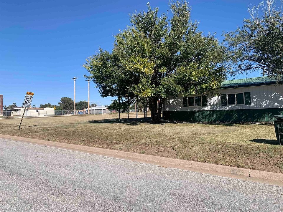 410 Oak St, La Crosse, KS 67548 Zillow