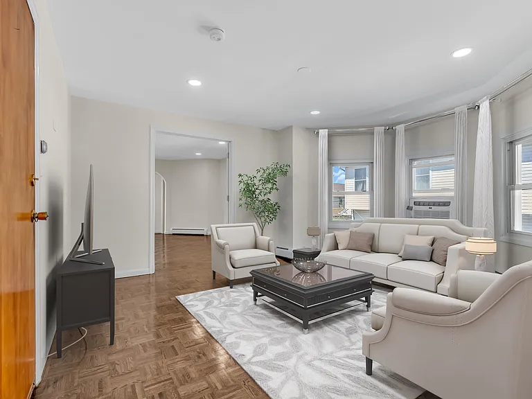 633 McGillvray Pl — Photo 3