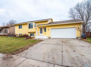 200 W Evergreen Dr, Brandon, SD 57005