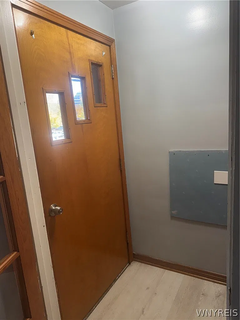 3 bed, 1.0 bath, 960 sqft, $2,000 — Photo 4