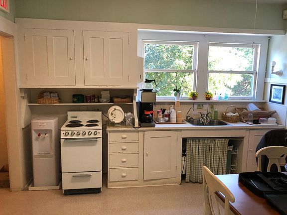 3rd image of 223 N Yakima Ave