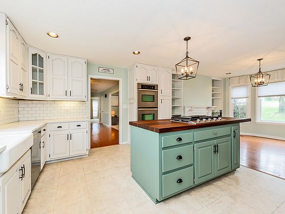 3rd image of 765 Eblen Cir