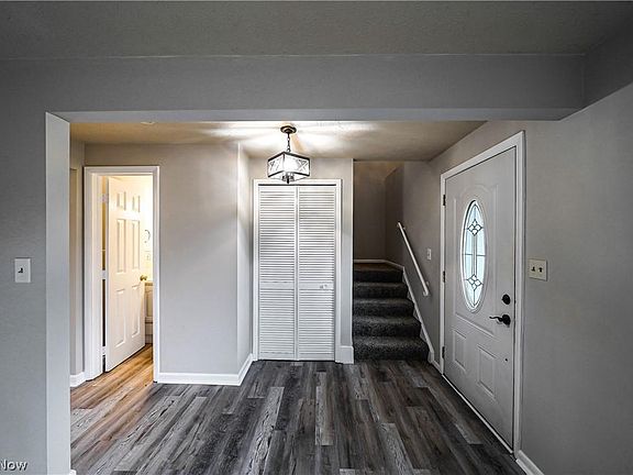 5th image of 7221 Hyannis Dr