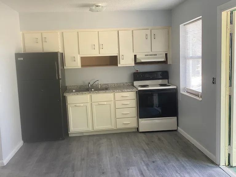 384 Avenue N #2 — Photo 5