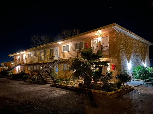 1004 Austin St, Portland, TX 78374