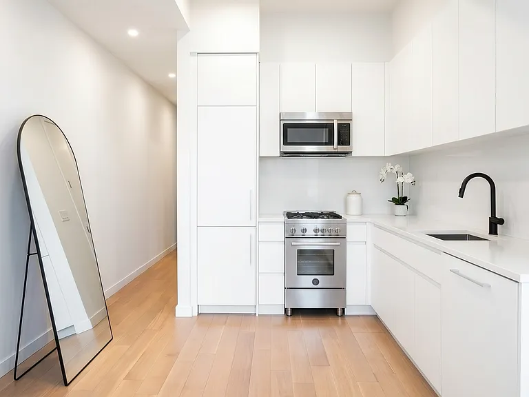 710 Metropolitan Ave #2M — Photo 5