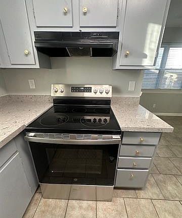 5th image of 3312 Taft Park #D