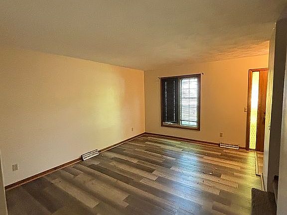 3rd image of 2402 Rockspring Rd