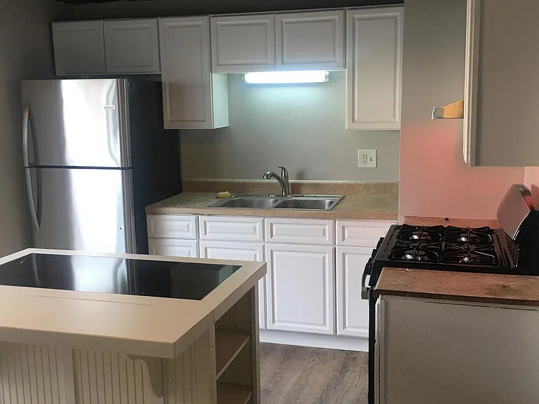 859 Moon Rd #PET FRIENDLY — Photo 5