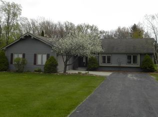 4575 Fieldstone Dr, Grafton, WI 53024