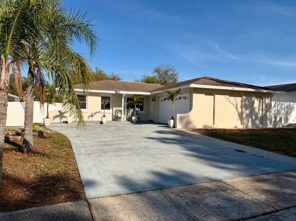 1611 Cromwell Dr, Tarpon Springs, FL 34689