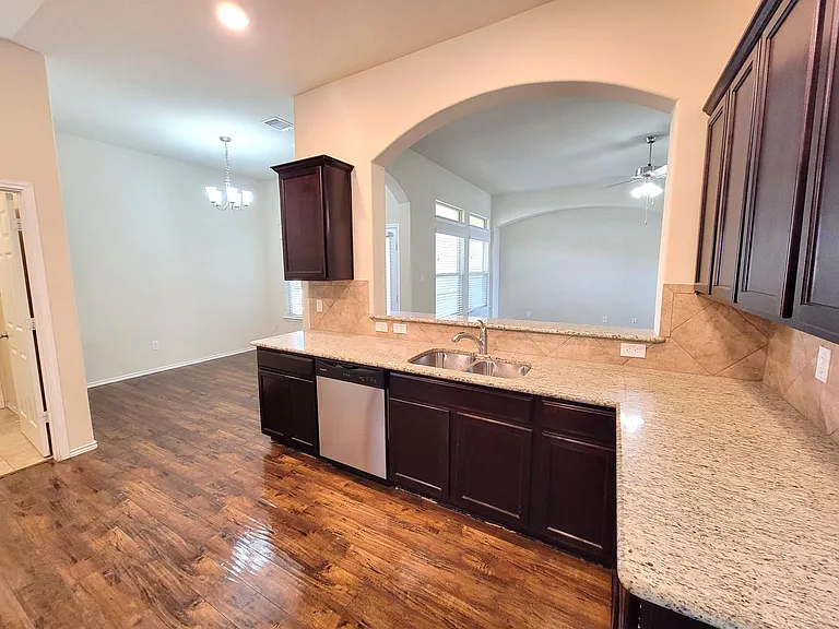 4805 Mohawk Dr — Photo 15