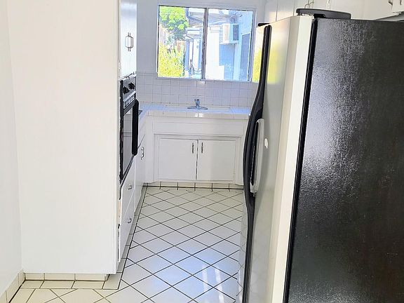 5th image of 7-8259 Fountain Ave #7