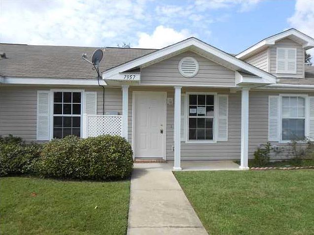 1st image of 7957 Stonebrook Dr