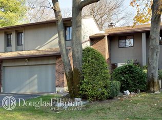 201 Northwood Ct, Jericho, NY 11753
