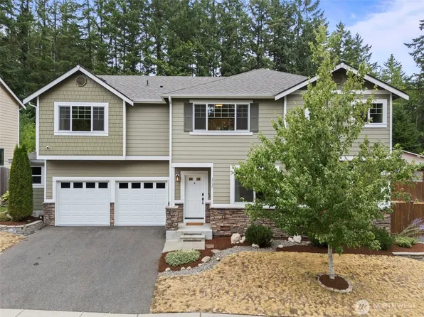 3737 SE Chesterton Drive, Port Orchard, WA 98366