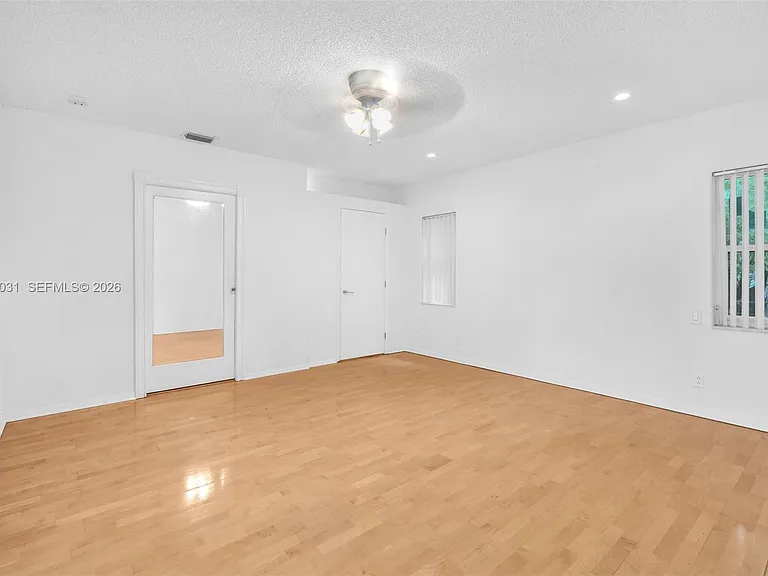 3441 N Hills Dr — Photo 31