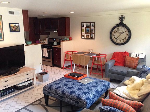 4th image of 2035 N Sedgwick St #G