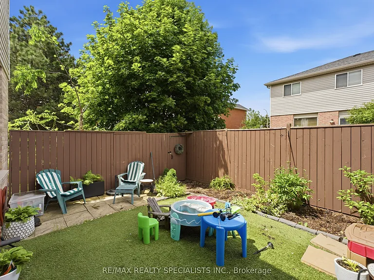 39 Pinewoods Dr #10 — Photo 25