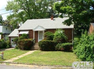 9 Alcazar Ave, Kingston, NY 12401