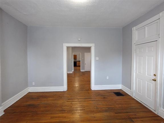 5th image of 2225 Keokuk St