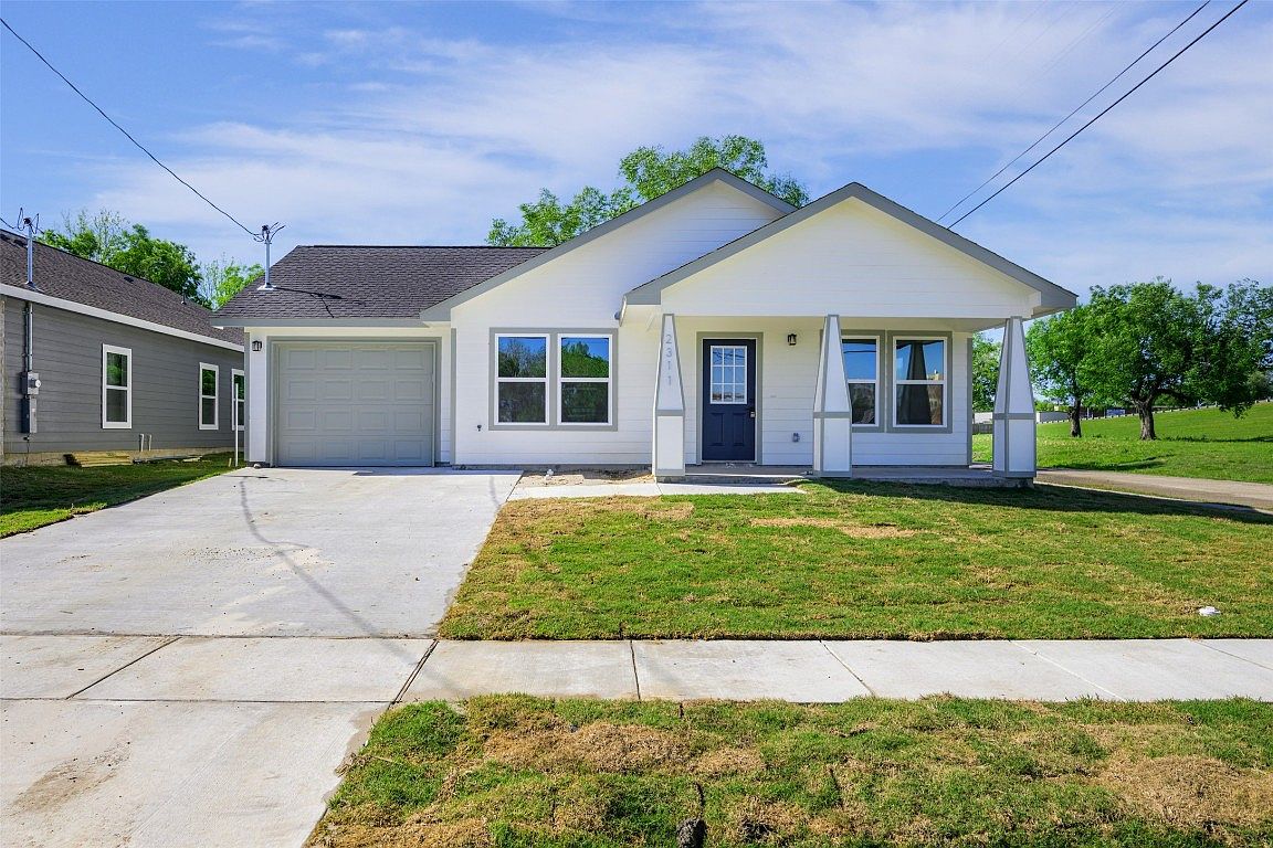 2311 Mill St, Greenville, TX 75401 | Zillow