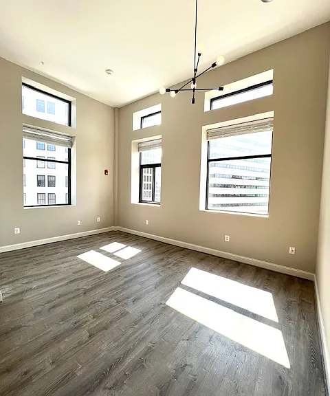 109 W Lexington St #6A — Photo 2