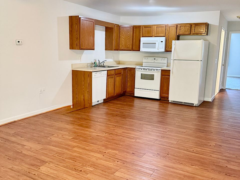 1st image of 440 Main St #1000-A