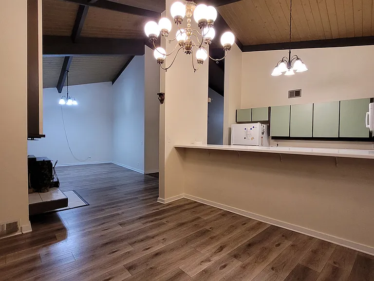 Diningroom facing livingroom