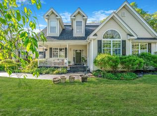 7 Martingale Ct, East Setauket, NY 11733