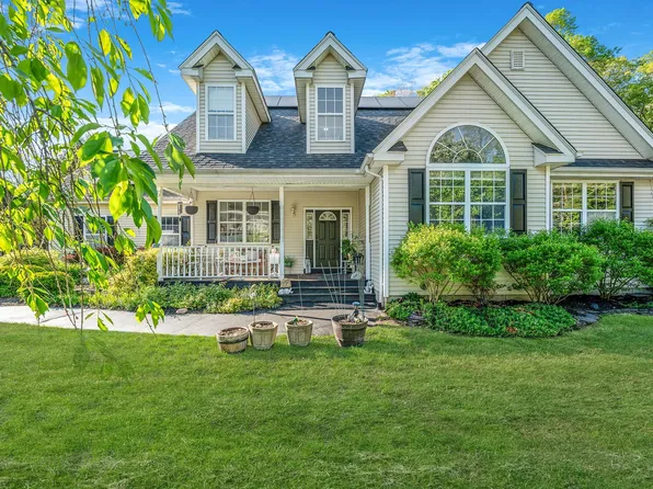 7 Martingale Court, East Setauket, NY 11733