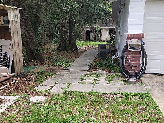 3rd image of 1124 Landers St