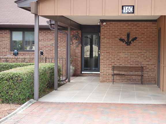 2nd image of 160 Knollwood Dr