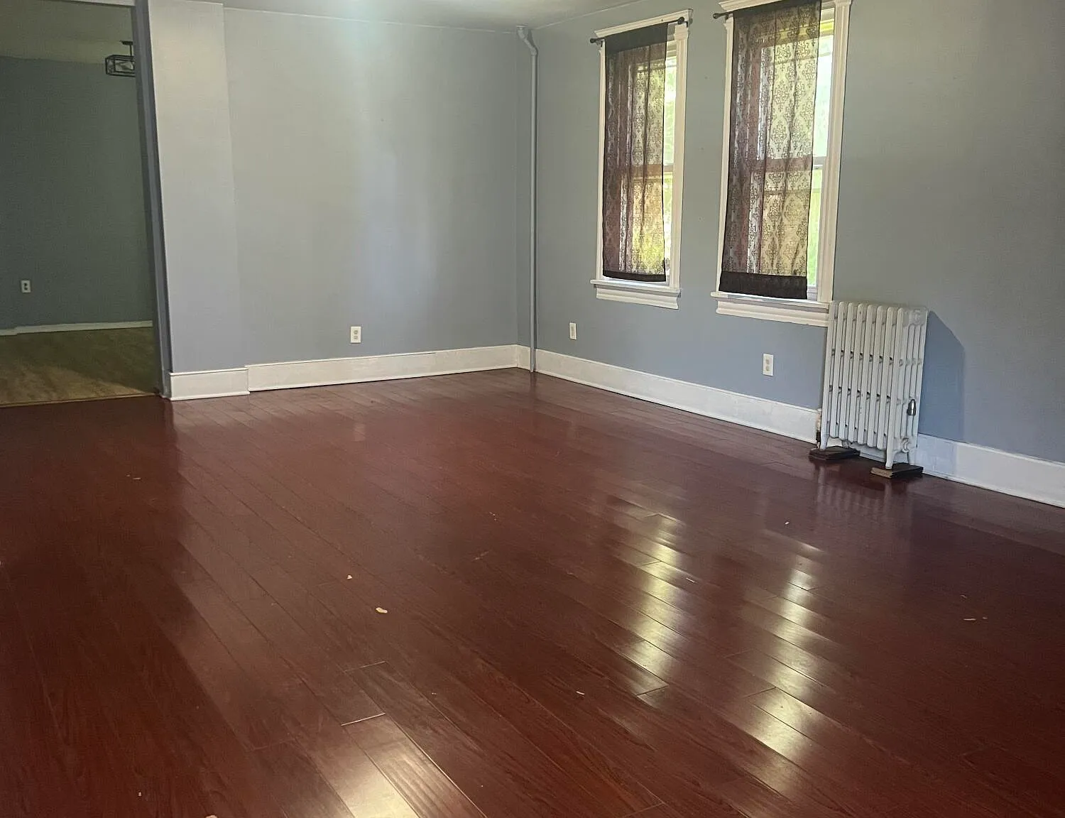 3 bed, 1.0 bath, 1500 sqft, $1,400 — Photo 3
