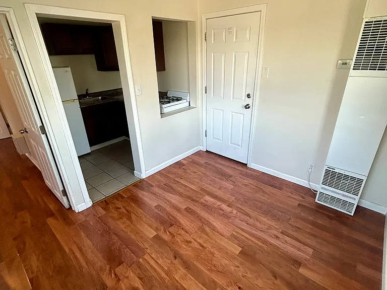 604 W Augusta Ave #7 — Photo 2