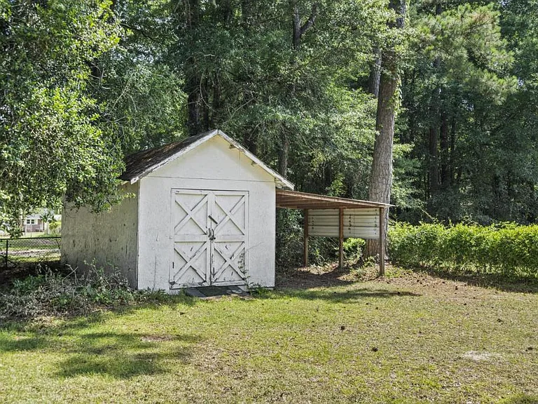 154 Forest Dr — Photo 29