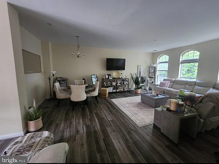 12133 Open View Ln #206 — Photo 4