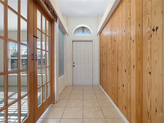 3rd image of 917 Jackson Ave