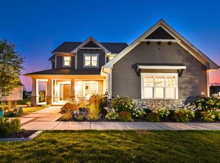 W158N6555 Pawnee Ct, Menomonee Falls, WI 53051