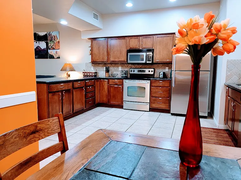 45 N Canyon Diablo Rd #M — Photo 32