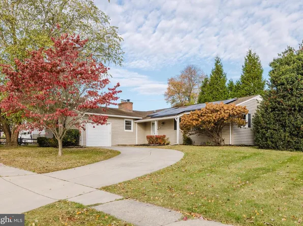 114 Country Ln, Lutherville Timonium, MD 21093