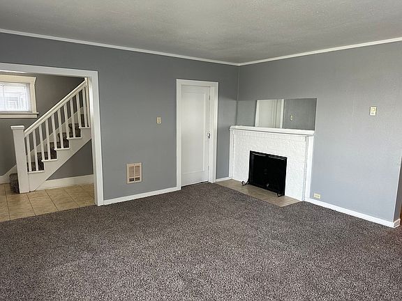 2nd image of 5633 S Puget Sound Ave