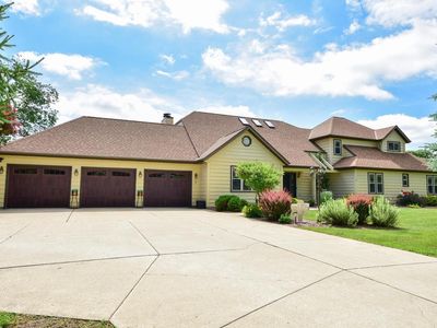 2426 Deerfield COURT, Saukville, WI, 53080