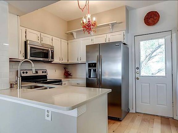 5th image of 12278 Apricot Dr #1