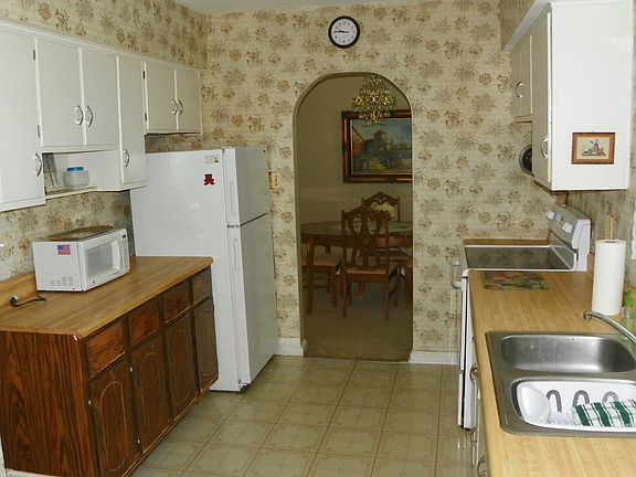 5th image of 7 S Duncan Ave