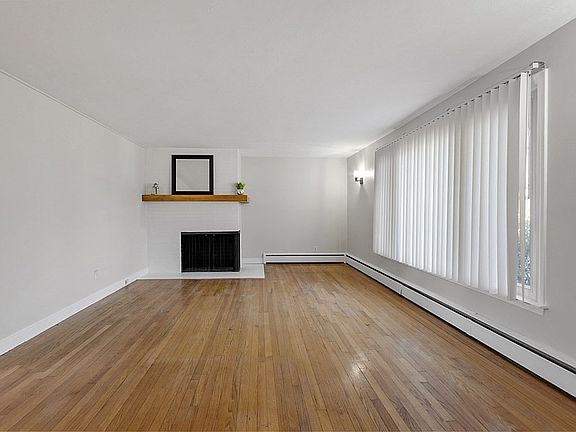2nd image of 115 Shrewsbury St