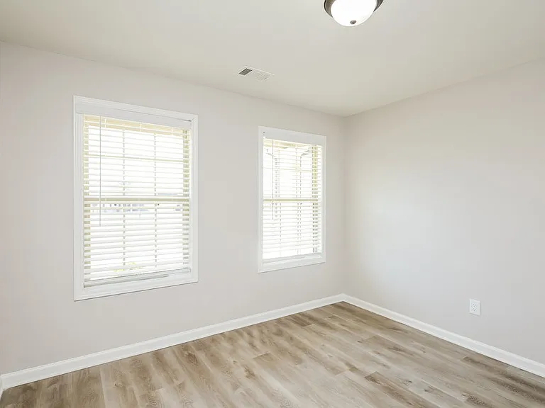 844 Pinnacle Dr — Photo 18