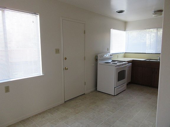 4th image of 1265 Hoover St #1