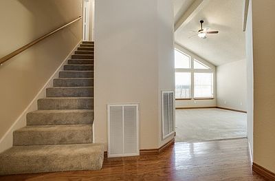 2nd image of 2613 Fountainview Dr